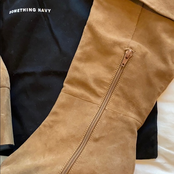 Knee height heeled tan boot - Picture 2 of 5